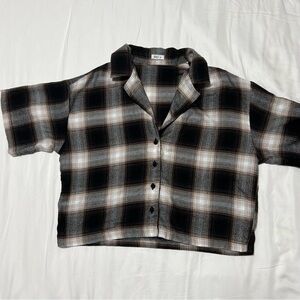 Garage XS. beige, white and black cropped flannel.